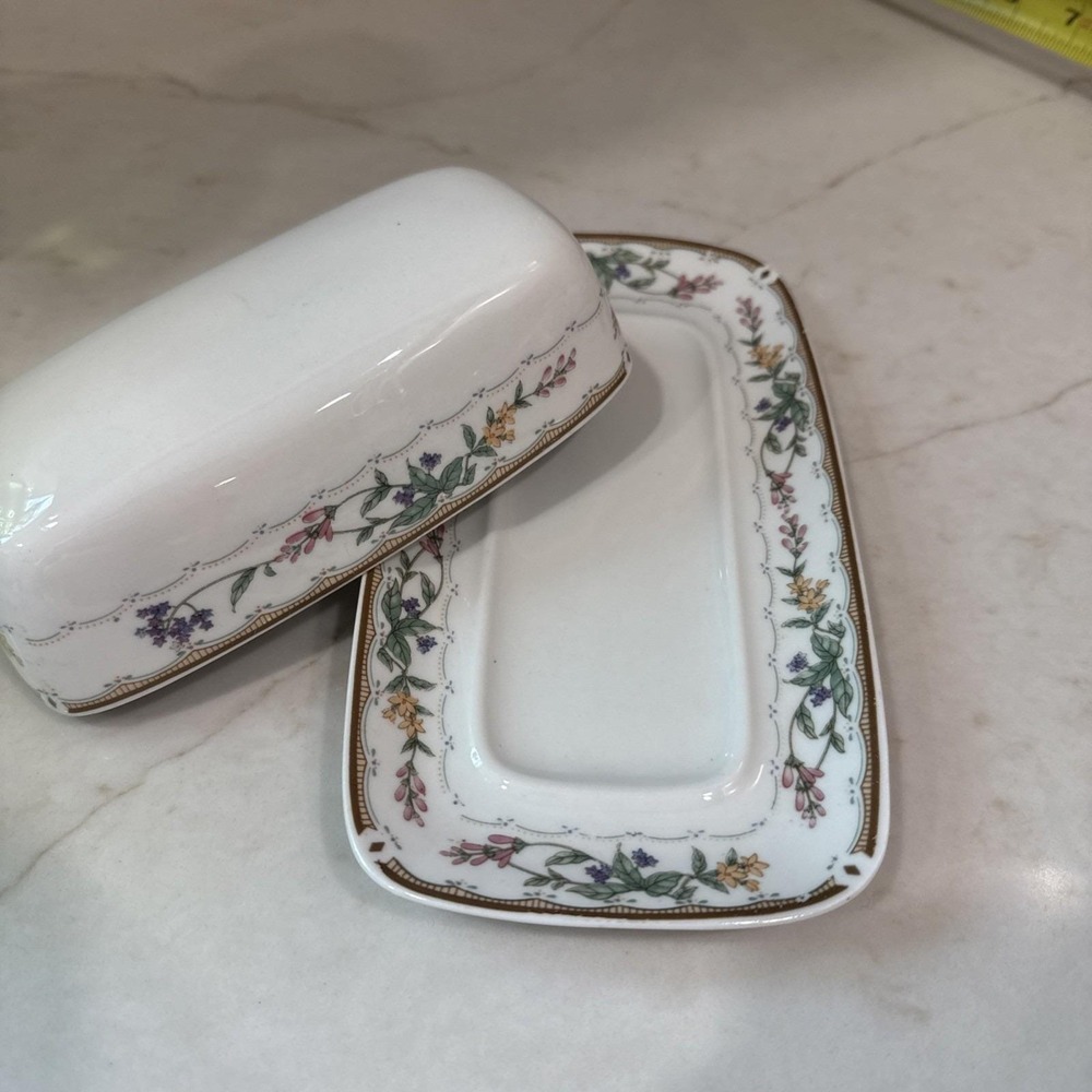 Bellegarden By‎ Citation Floral pattern Butter Dish